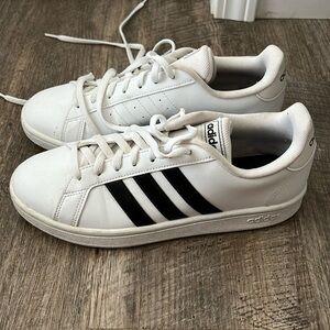 Adidas’s shoes size 71/2 woman’s